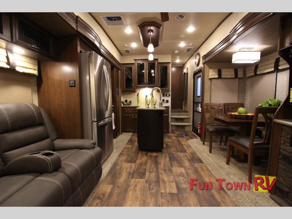 Sandpiper fifth wheels