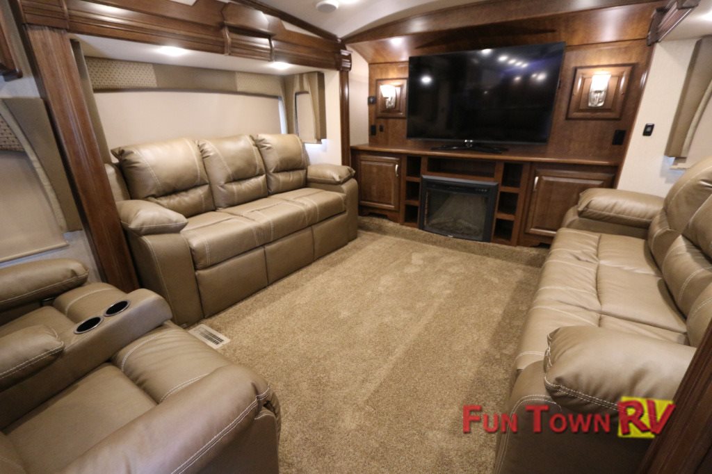 Coachmen Chaparral Interior