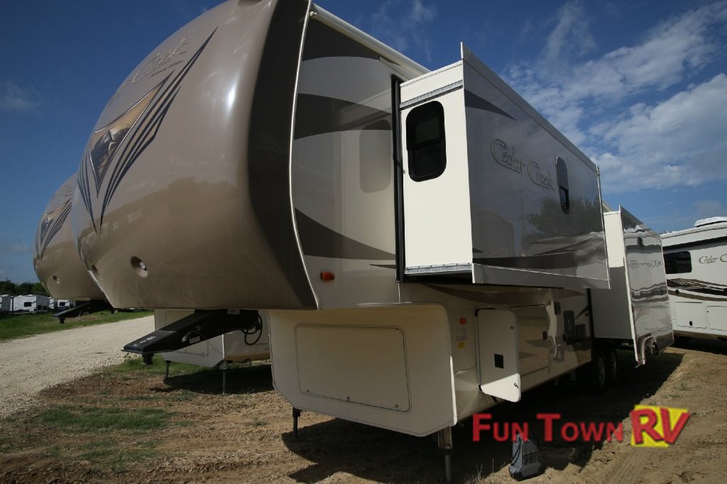 Forest River Cedar Creek Hathaway Edition Fifth Wheel