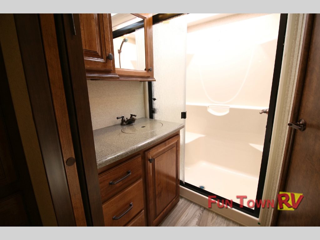 South Fork Lawton Fifth Wheel Bathroom