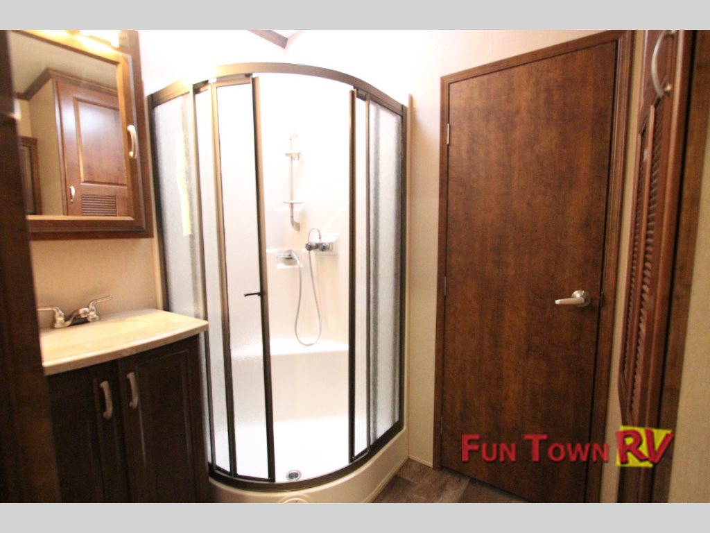 Forest River Cardinal 3800FL Fifth Wheel Bathroom