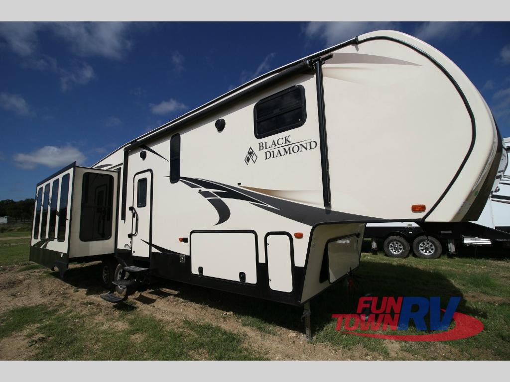 Forest River Black Diamond Fifth Wheel: Affordable High End Fifth Wheel ...