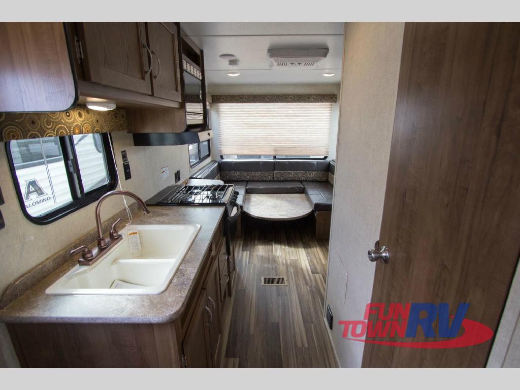 Gulf Stream King Sport Travel Trailer Interior