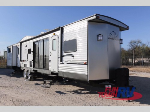 Forest River Wildwod DLX Destination Trailer