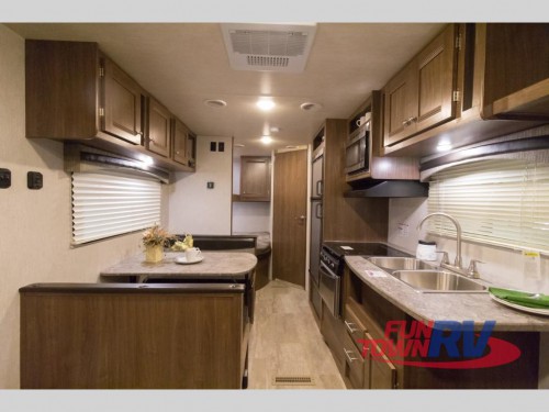 Heartland Trail Runner 25JM Travel Trailer Interior