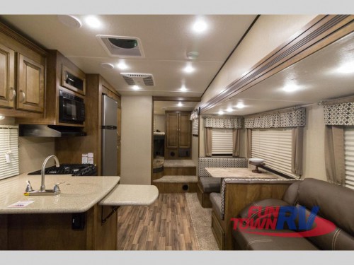 Coachmen Chaparral Lite 295BHS Fifth Wheel Interior