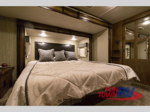 Big Country 3310QSCK Fifth Wheel Bedroom