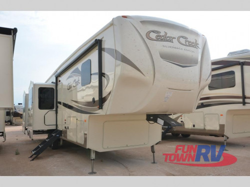 Cedar Creek Silverback Fifth Wheel