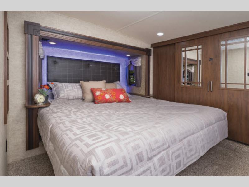 bedroom sandpiper fifth wheel