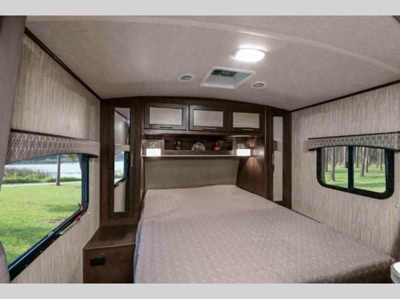 xtreme lite travel trailer bedroom