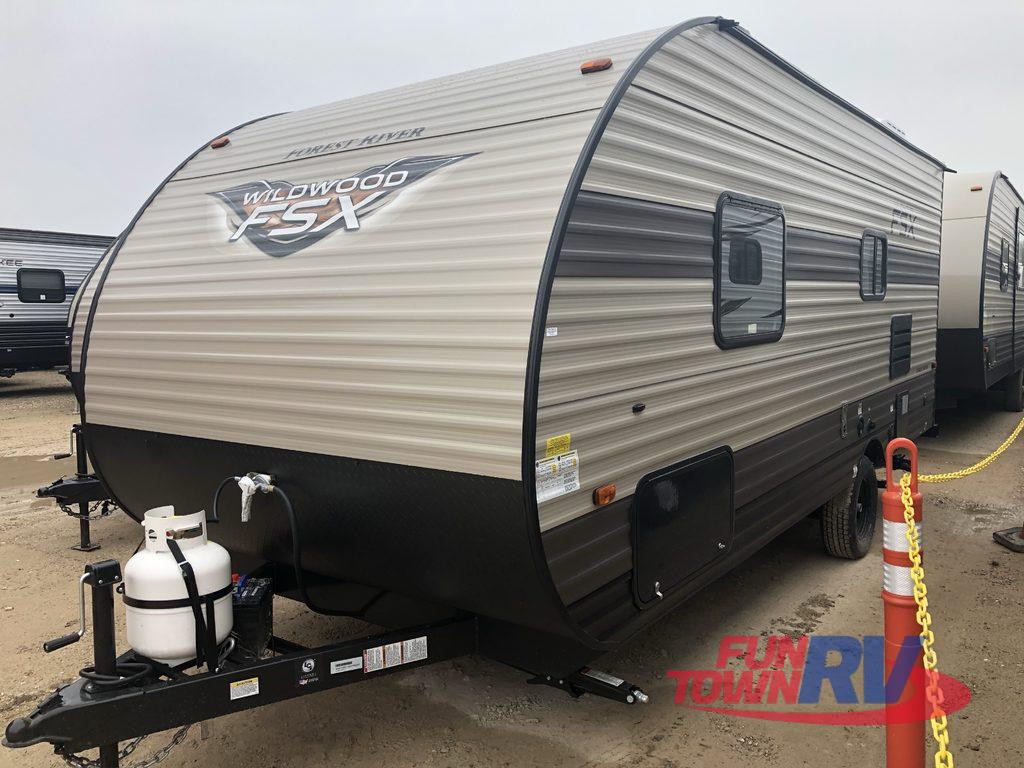 wildwood fix travel trailer for tailgating