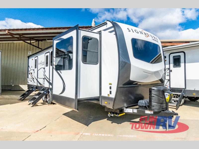 2020 Forest River RV Rockwood Signature Ultra Lite 8324SB